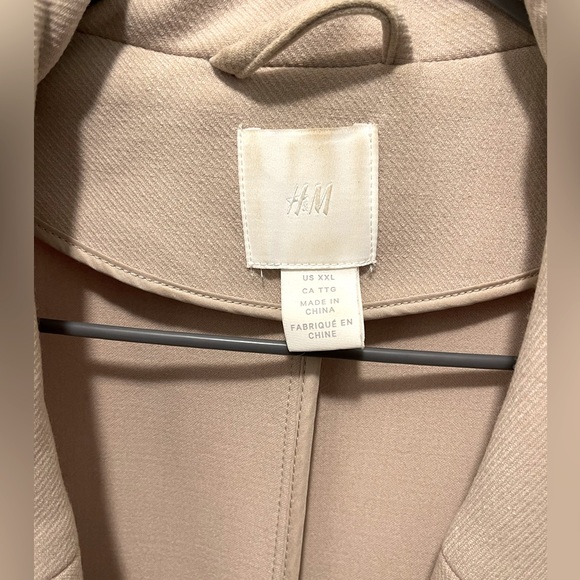 H and M trench. Cream coloured XXL worn jacket - Picture 2 of 8